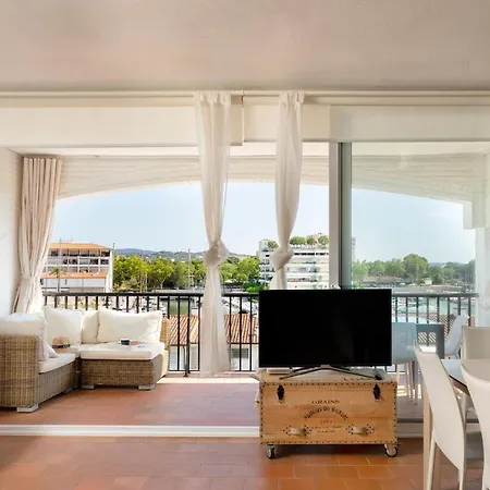 Flateli Port Aro 3 *
